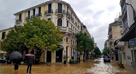 Moti i keq perfshin Greqine, Korfuzi shpall gjendjen e emergjences